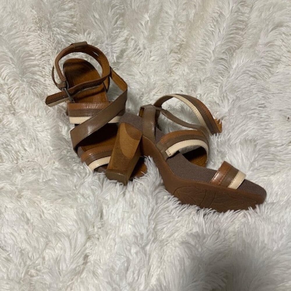 Naya High Heels Sandals Size 7 Excellent Conditions